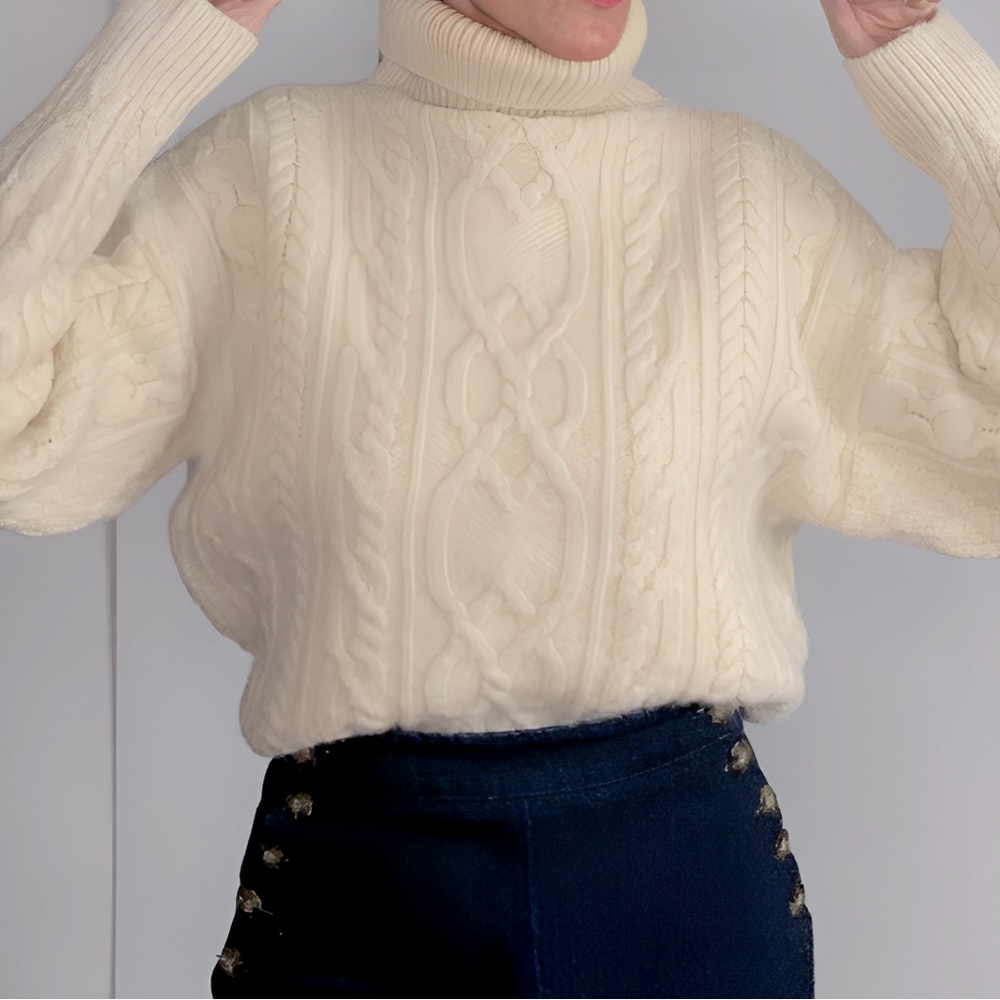 GORGEOUS Thick 💯 % wool Cable Knit Authentic Irish Fisherman’s Sweater❤️